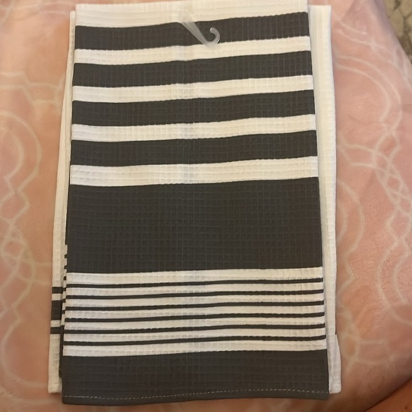 Fun Kitchen towel set The Secret to a clean kitchen is simple. Don’t cook, Ever. - Picture 4 of 6